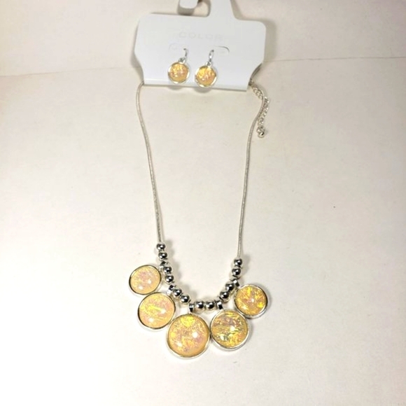 Silver tone Beaded Resin Drop Disc Necklace & Matching Earrings - Women' Jewelry - Picture 7 of 10